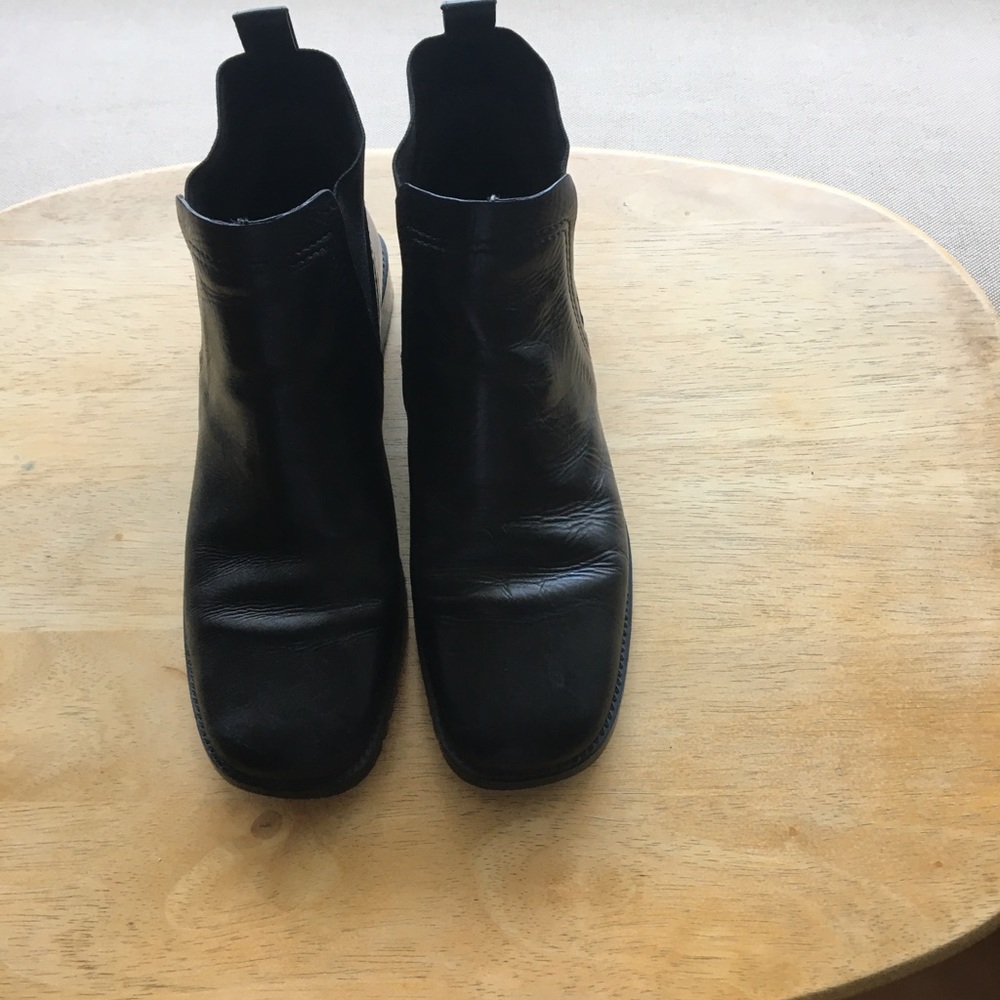 Bernardo Booties, Black Leather, Square toe, in size 7M
